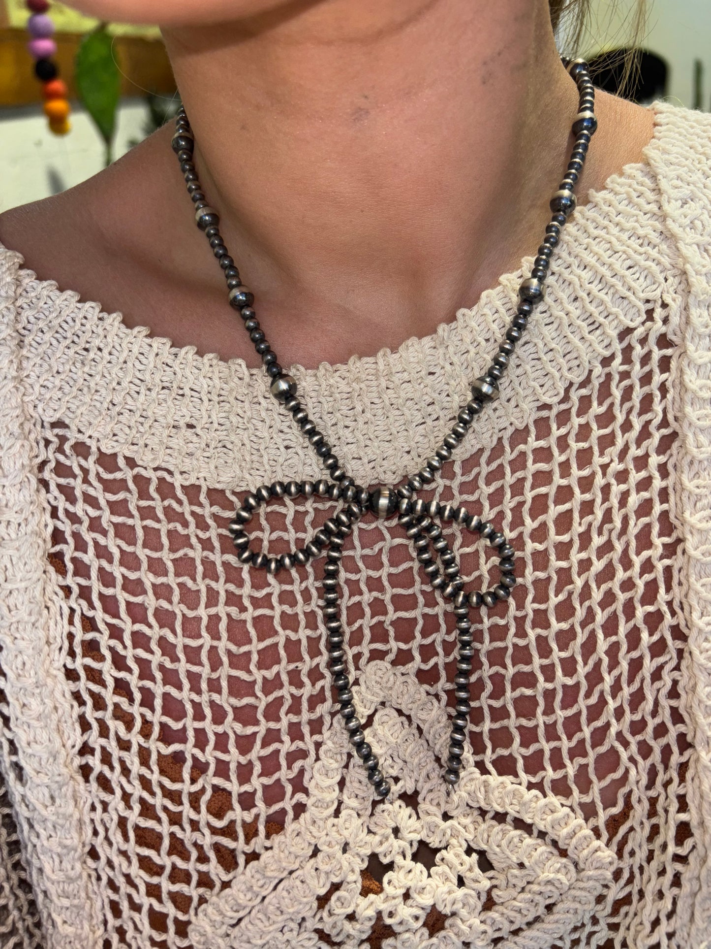 Bow Navajo pearl necklace