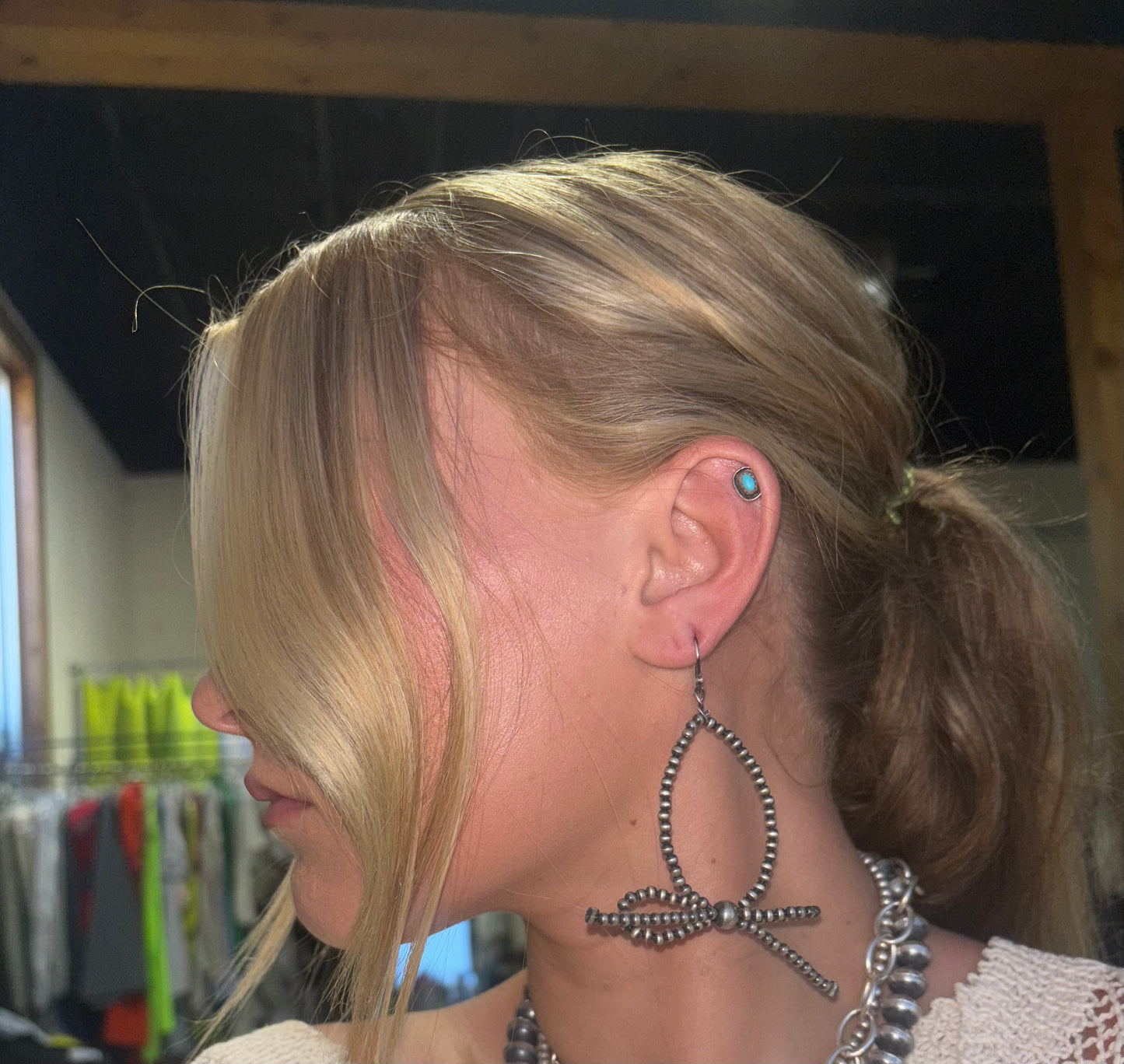 Bow Navajo pearl earrings