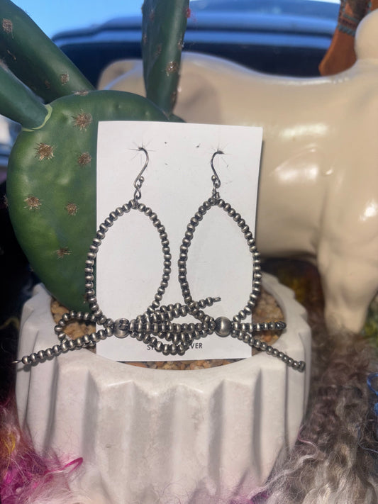 Bow Navajo pearl earrings