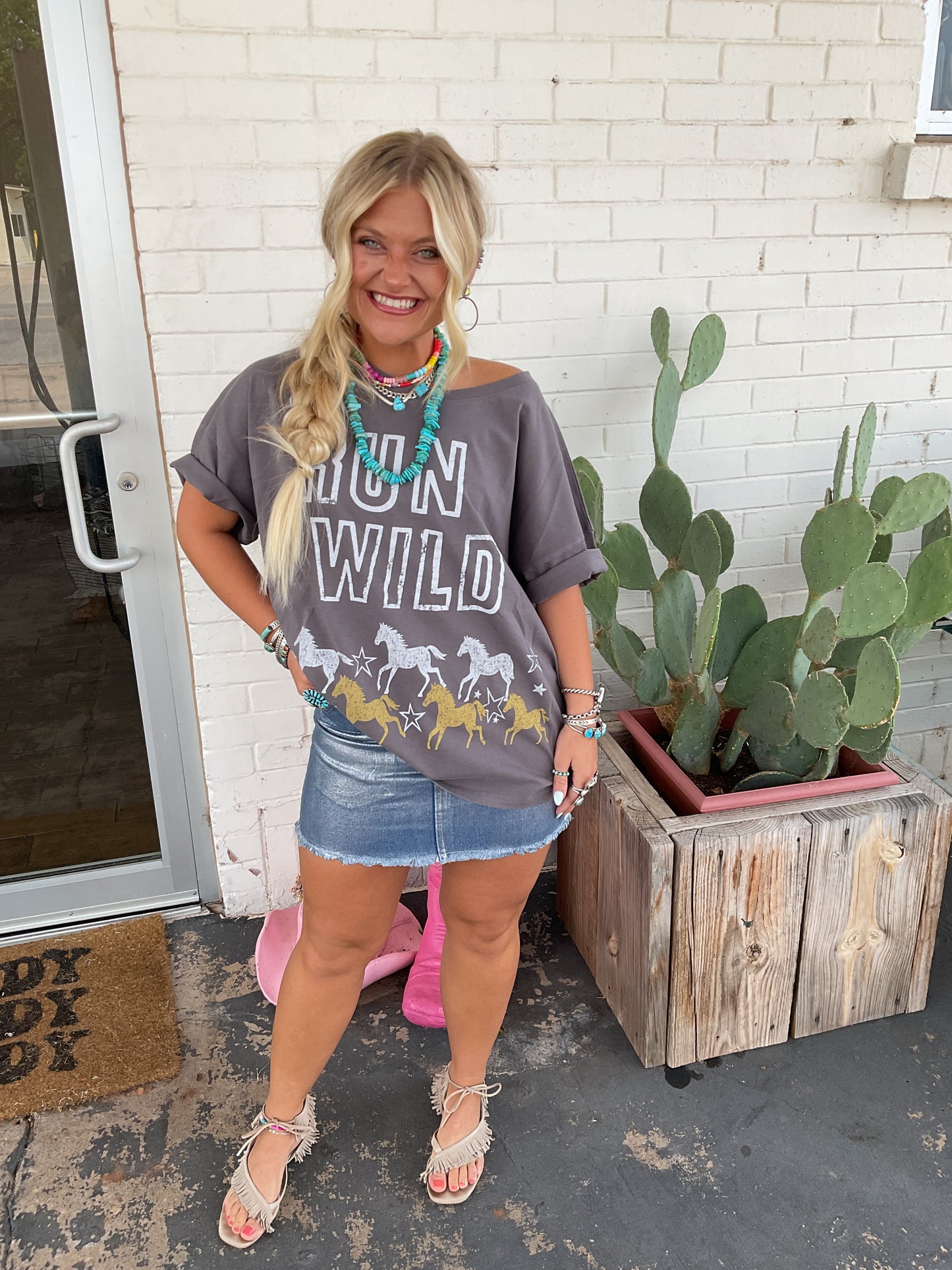 Run wild tee